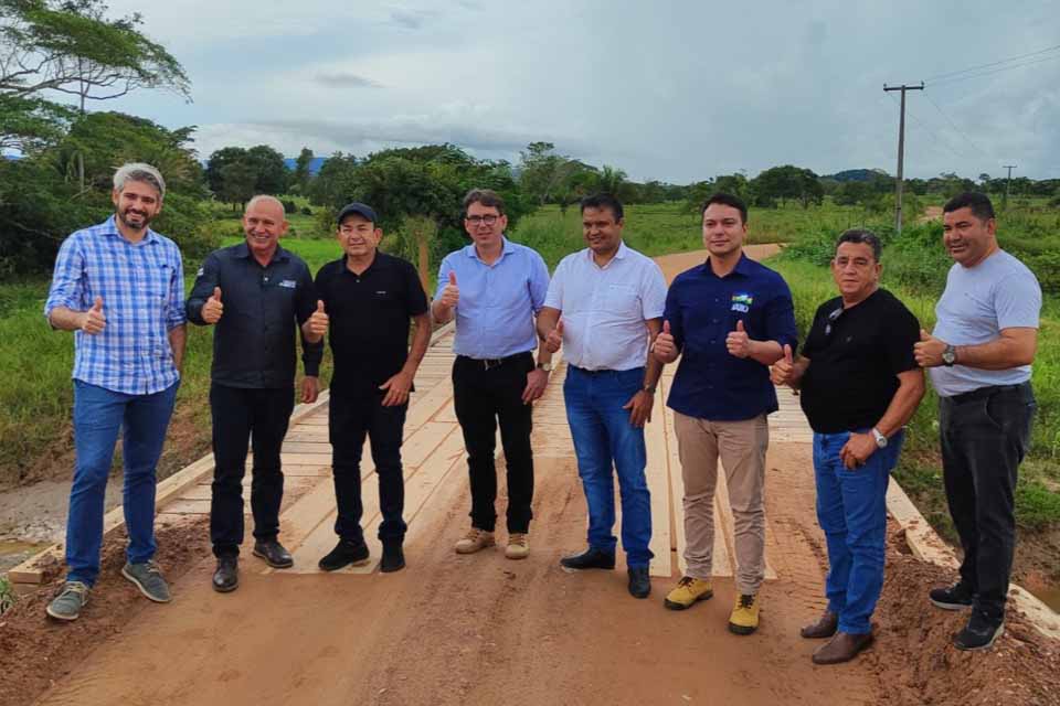 <div style="
                font-size: 18px;
                font-weight: bold;
                color: #0073aa;
                margin-bottom: 5px;
                text-transform: uppercase;
            ">PONTE RURAL</div>Ezequiel Neiva garante R$ 700 mil para construção de ponte sobre o rio Tari em Jaru