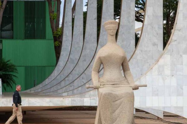 Defesa renova pedido de prisão domiciliar de Bolsonaro ao STF por razões de saúde