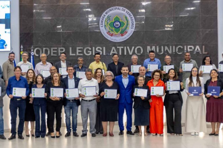 Assembleia Legislativa homenageia mais de 150 policiais civis aposentados durante sessão itinerante em Vilhena