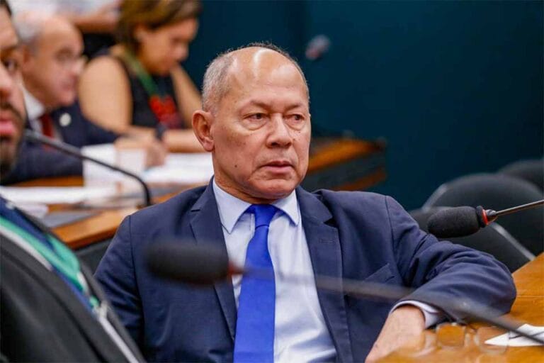 Coronel Chrisóstomo acusa Lula de "favorecer bandidos" e assina PDL contra decreto do governo