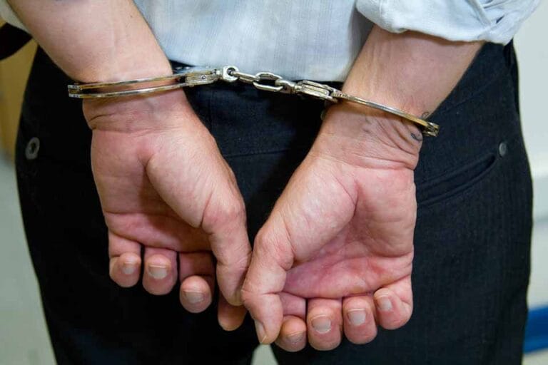 Homem é preso em Guajará-Mirim, RO, suspeito de ameaçar mãe de morte por causa da venda da casa
