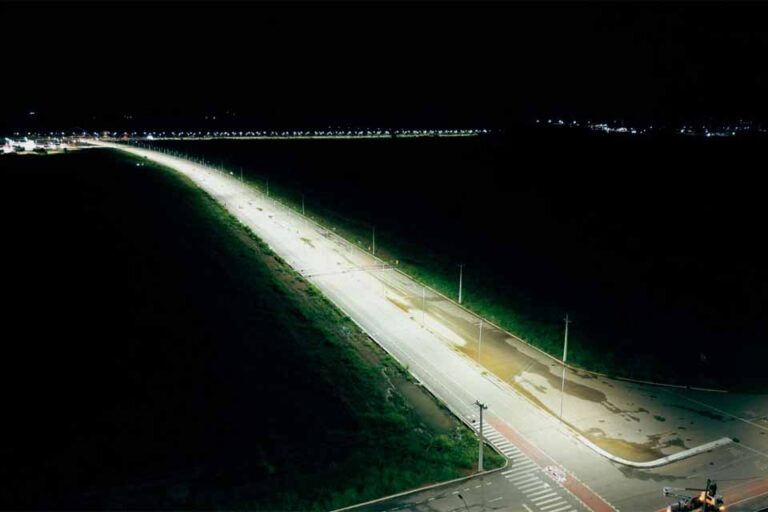 Iluminação da Avenida Santos Dumont é restabelecida após dois meses de escuridão
