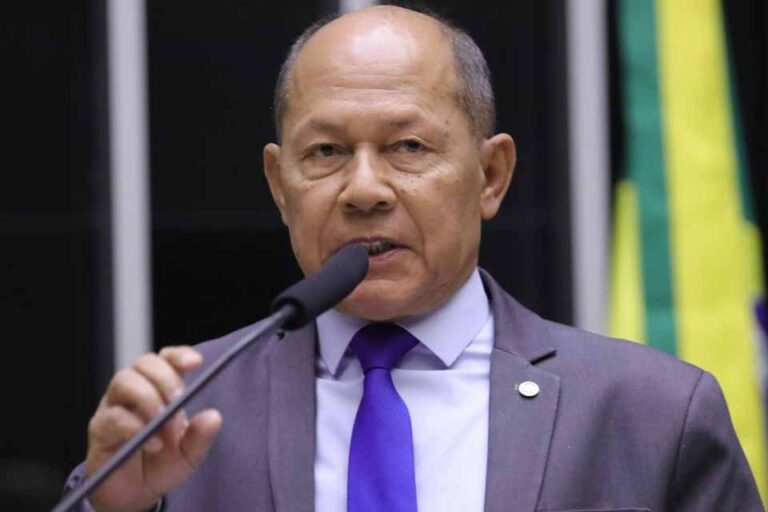 Deputado Coronel Chrisóstomo anuncia ida à posse de Donald Trump nos Estados Unidos