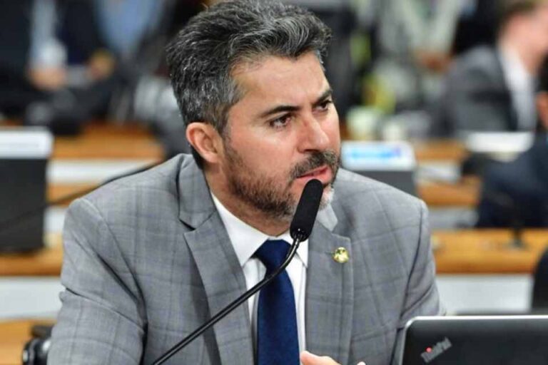 Marcos Rogério ironiza governo Lula em postagem com referência fictícia "Meus Óculos, Minha Vida"