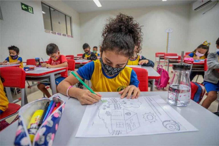 Educação em Porto Velho inicia ano letivo de 2025 com eventos nas zonas urbana e rural