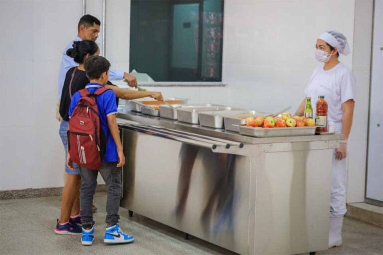 Com investimento anual de mais de R$ 6,6 milhões, iniciativa visa oferecer café da manhã a famílias vulneráveis