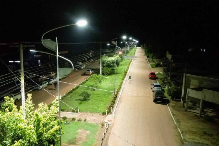 Instalação de iluminação pública em LED no Distrito de Bom Sucesso melhora segurança e conforto para a população