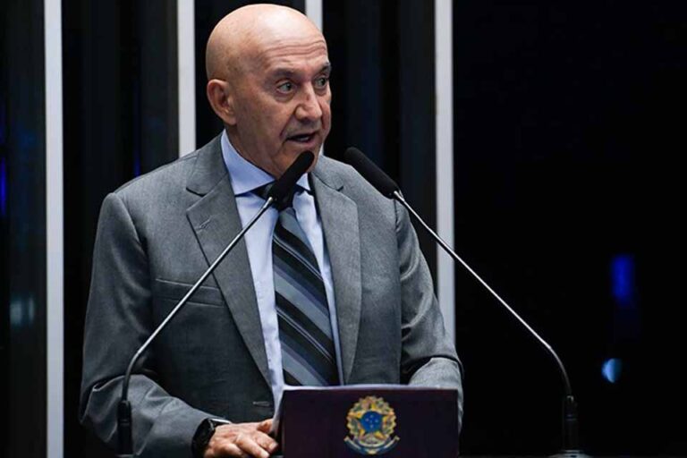 Confúcio Moura defende tecnologia na gestão pública para um futuro com ‘menos gente, menos concursos públicos e menos gasto’