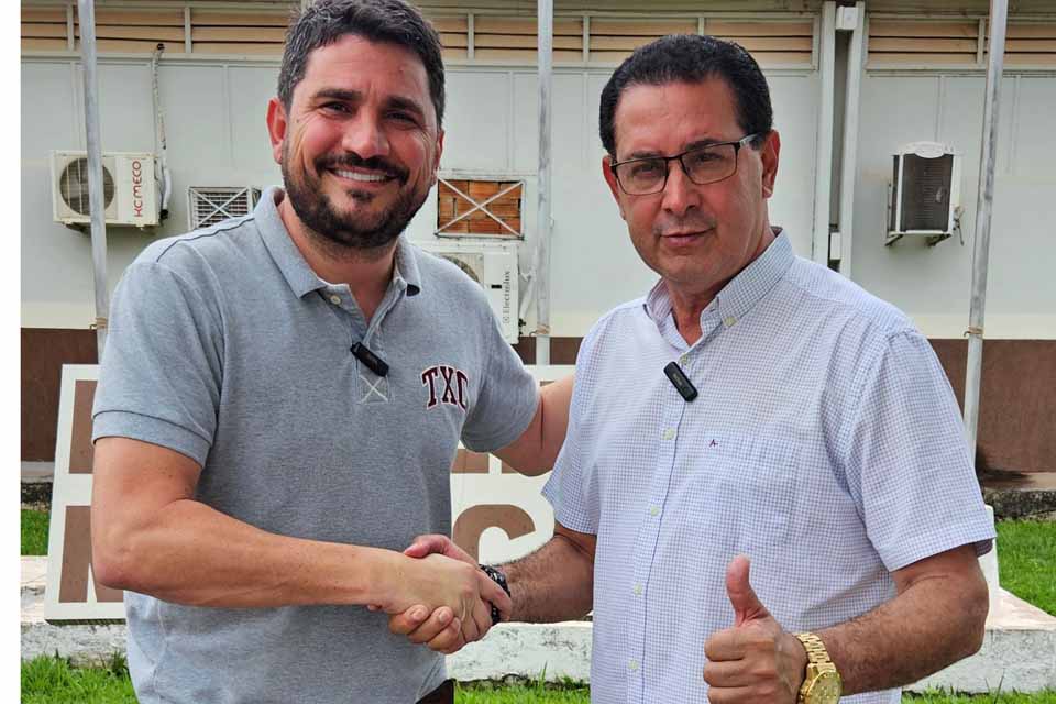 Deputado Jean Mendonça acompanha evolução das obras de ampliação na Escola Neusa Santos de Oliveira, em Rolim de Moura