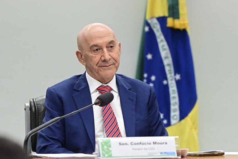 Confúcio Moura responsabiliza prefeitos pelo fracasso da educação no Brasil