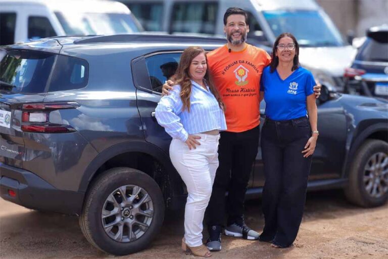 APAE de Porto Velho recebe veículo para aprimorar atendimento a alunos