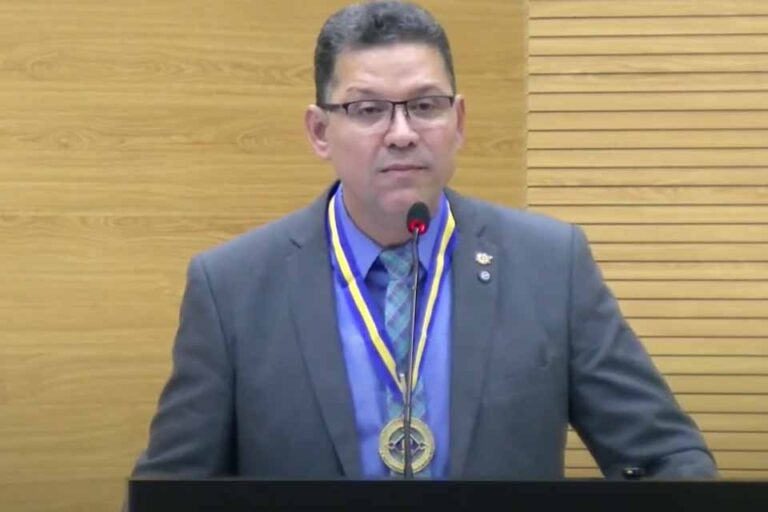Governador desabafa sobre salto de proposta para novo hospital: "De repente virou R$ 100 milhões [...] pode ter coisa errada"