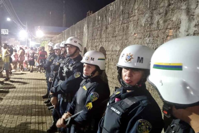 Polícia Militar de Rondônia assegura ordem e segurança no desfile da Banda do Vai Quem Quer em Porto Velho