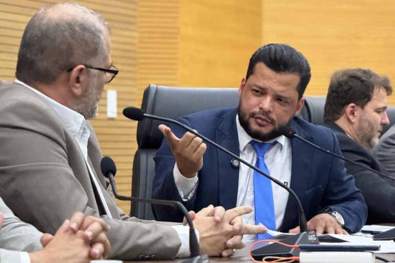 Deputado Edevaldo Neves cobra melhorias para policiais penais em sessão na Assembleia Legislativa de Rondônia