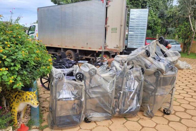 Governo de Rondônia apoia o lar dos idosos Maria Tereza da Lamarta com novos equipamentos de locomoção
