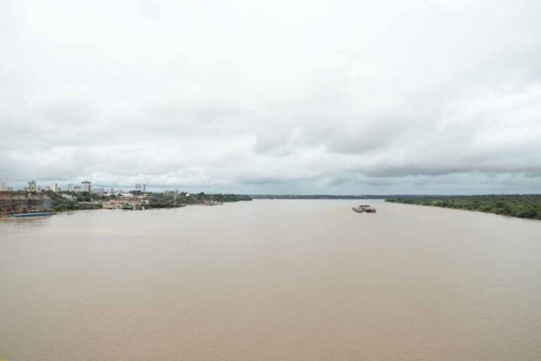 Nível do Rio Madeira atinge cota de emergência em Porto Velho e afeta áreas periféricas