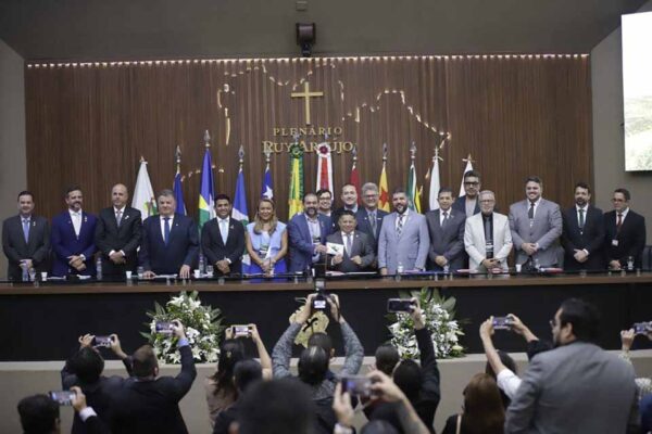 Reunião do Parlamento Amazônico em Manaus discute temas cruciais para a região