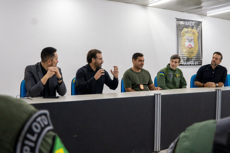 <div style="
                font-size: 18px;
                font-weight: bold;
                color: #0073aa;
                margin-bottom: 5px;
                text-transform: uppercase;
            ">CAPACITAÇÃO</div>Deputado destina R$ 450 mil para formação de novos pilotos do Serviço Aéreo da Polícia Civil de Rondônia