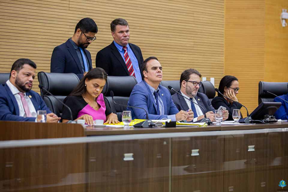 <div style="
                font-size: 18px;
                font-weight: bold;
                color: #0073aa;
                margin-bottom: 5px;
                text-transform: uppercase;
            ">PREVENÇÃO</div>Rondônia amplia investimentos contra queimadas e desastres ambientais