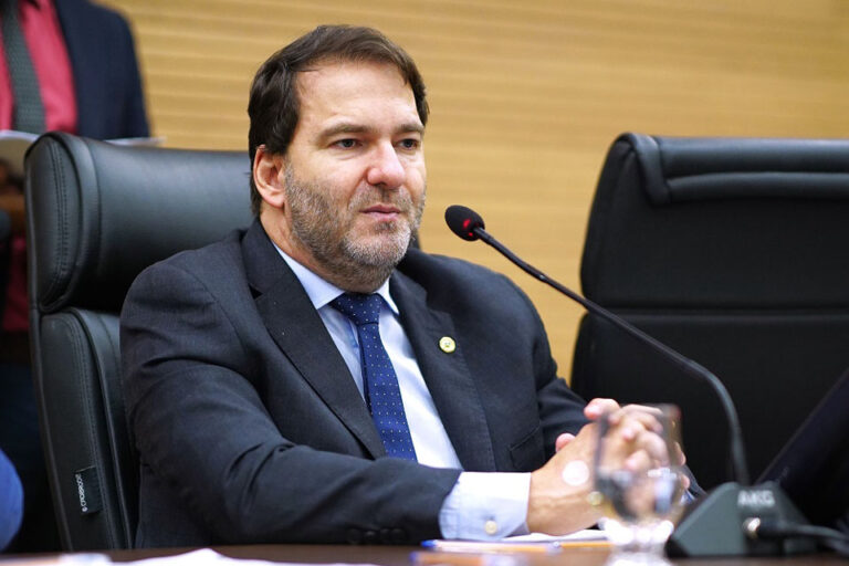 Deputado propõe pavimentação de trecho na Linha 06 em São Francisco do Guaporé