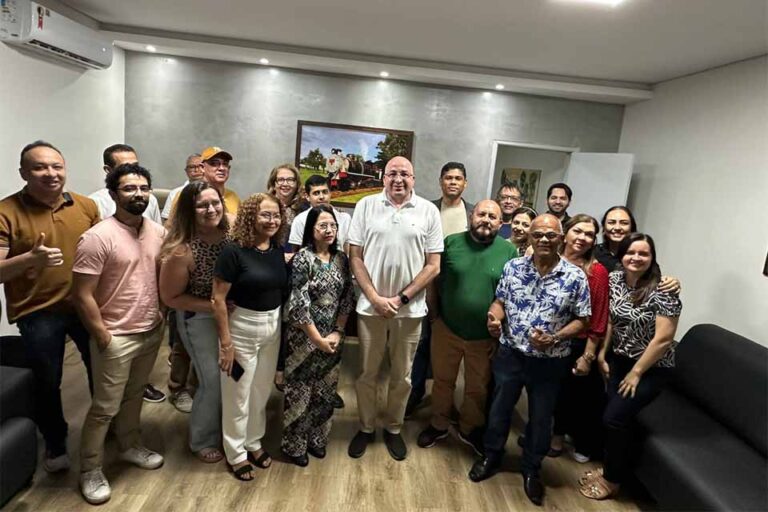 Gedeão do Edvilson Negreiros anuncia recomposição salarial e reajuste no vencimento base dos servidores da Câmara