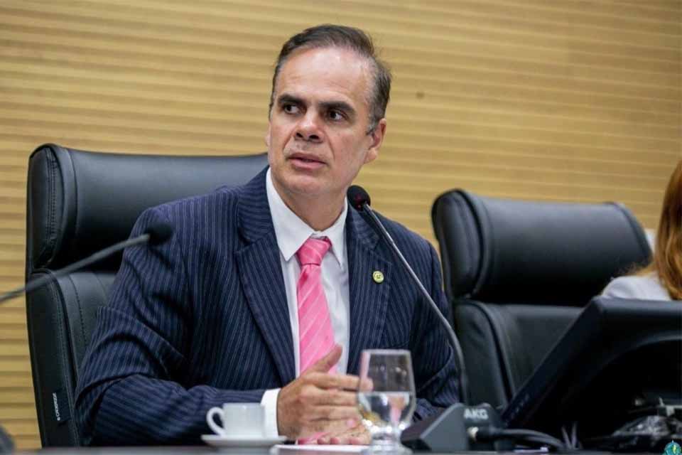 Deputado Alan Queiroz defende isenção de ICMS para mototaxistas na compra de motocicletas novas em Rondônia