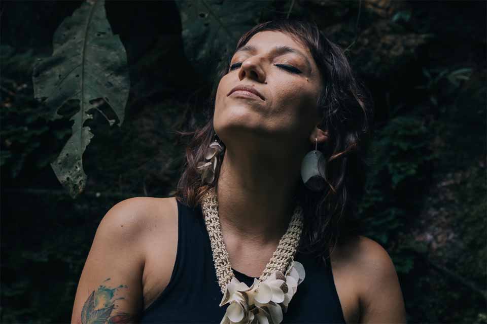 Com EP autoral gravado na Amazônia, Izabela Lima inicia lançamentos que celebram sua trajetória artística