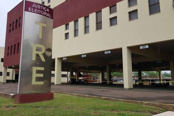 Mulher terá de prestar serviços à comunidade e pagar multa por impulsionar propaganda no dia da eleição em Rondônia