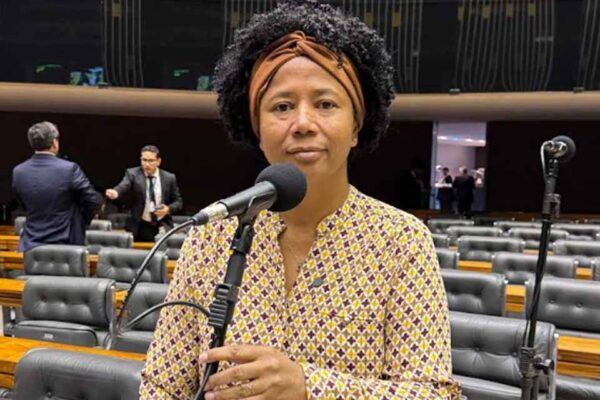 PEC do Parcelamento é aprovada na Câmara e Sílvia Cristina afirma que proposta garante alívio fiscal aos municípios