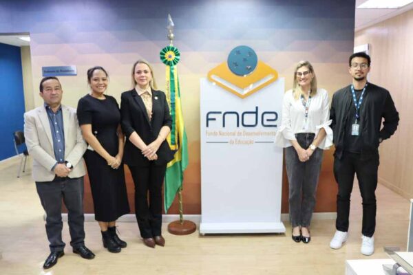 Deputada trata da retomada de obras educacionais de Rondônia com o FNDE