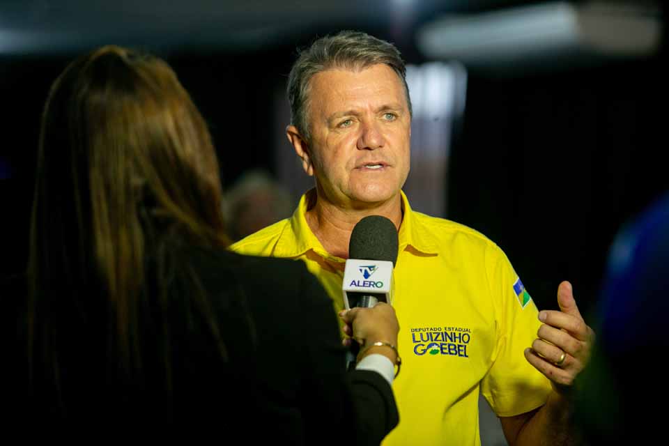 Tecnologia e capacitação: deputado Luizinho Goebel participa de oficina sobre inteligência artificial em Vilhena