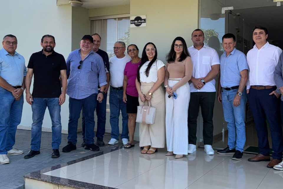 Deputado discute iniciativas com representantes da ACIOP/CDL e empresários de Ouro Preto do Oeste