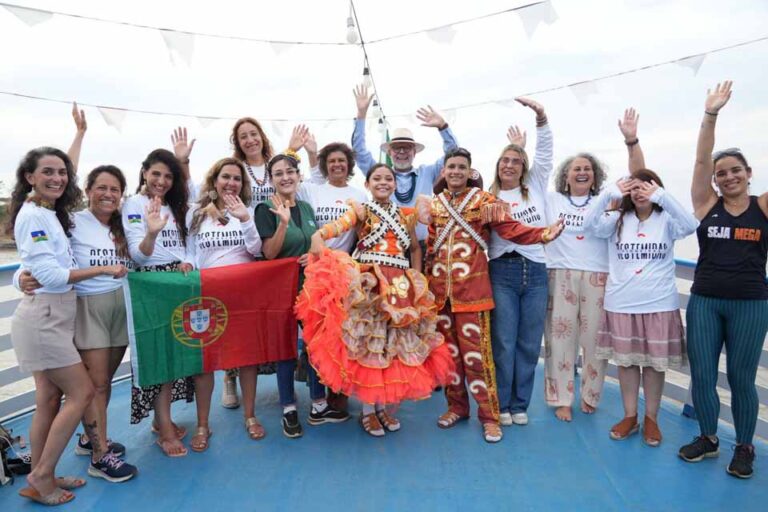 Turistas portuguesas concluem roteiro em Porto Velho com passeio de barco pelo rio Madeira
