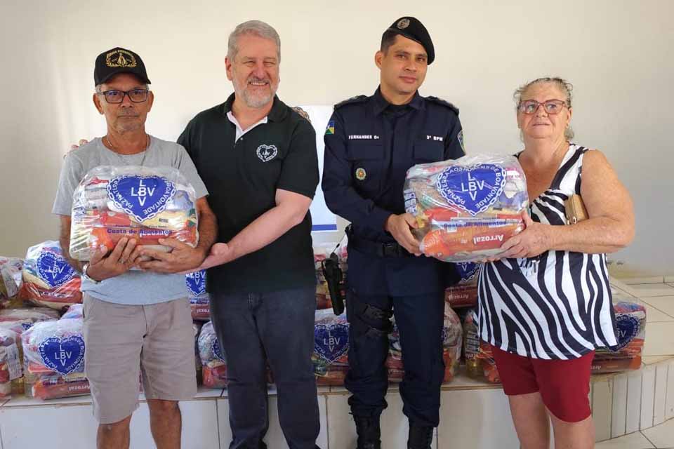 PM e LBV distribuem 90 cestas básicas a famílias cadastradas em Vilhena