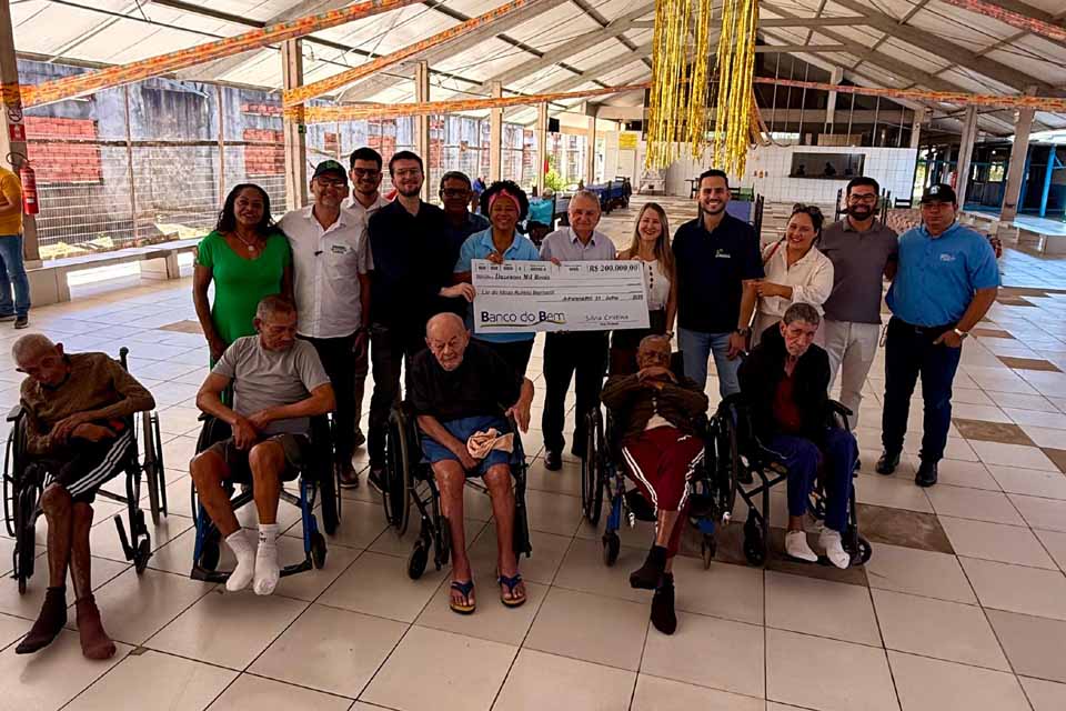 Silvia Cristina destina R$ 200 mil a Lar do Idoso e anuncia mais R$ 1 milhão para obras em Ji-Paraná