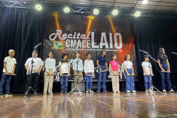 Recital encerra semestre letivo do CMACE Laio com apresentações artísticas no Teatro Banzeiros