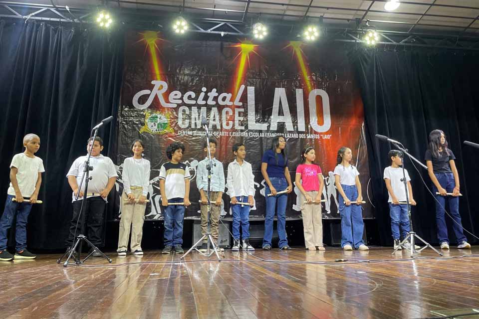 Recital encerra semestre letivo do CMACE Laio com apresentações artísticas no Teatro Banzeiros
