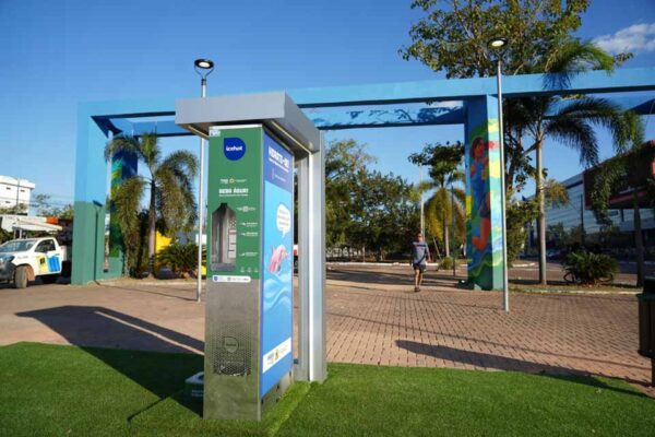 Bebedouro é instalado no Espaço Alternativo para uso de pessoas e animais