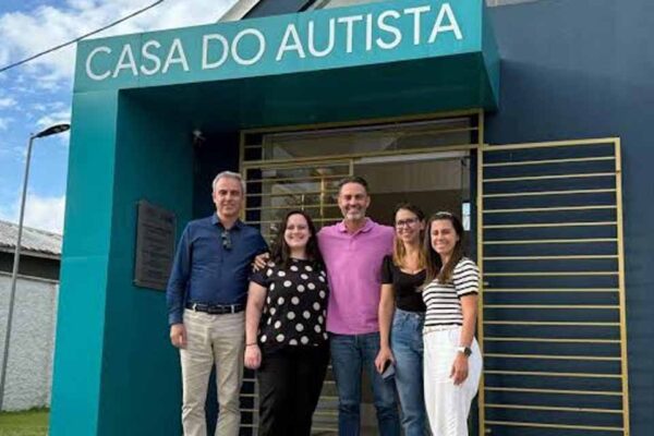 Projeto propõe conversão de licença-prêmio em recurso financeiro para servidores com filhos autistas ou com Síndrome de Down