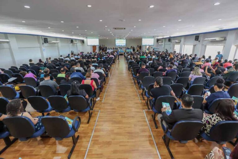 Workshop reúne rede municipal de ensino para discutir resultados do Saero e definir ações pedagógicas