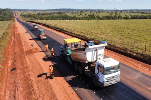 Rodovia TransRondônia entra na fase final com 81 km pavimentados e investimento superior a R$ 320 milhões