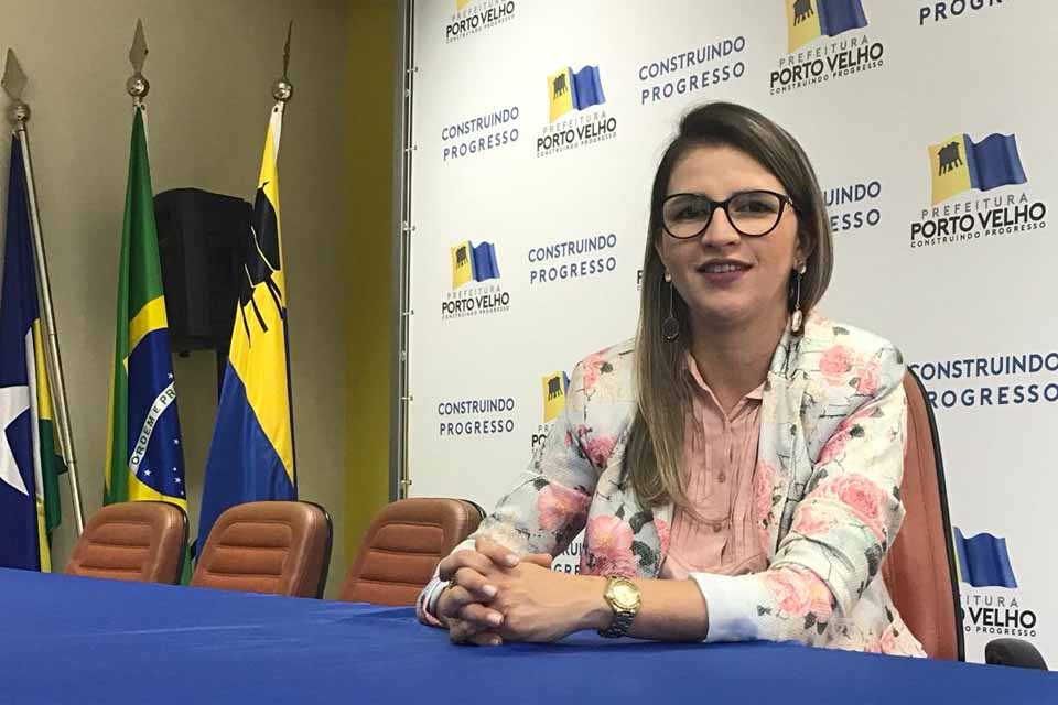 Câmara de Porto Velho realiza entrega de Título de Cidadã Honorária à professora Gláucia Negreiros