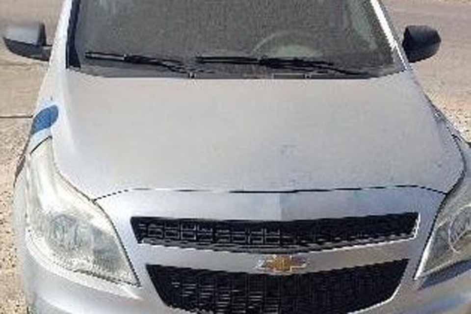 Carro é deixado em avenida movimentada de Porto Velho e mobiliza ação policial