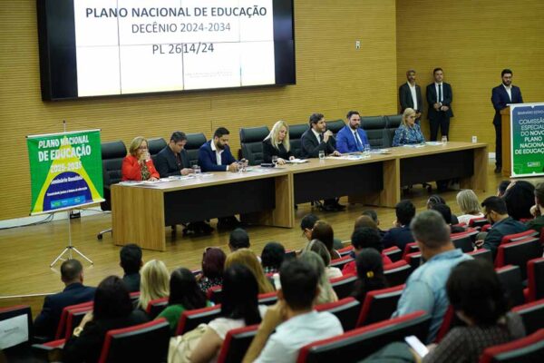 Assembleia Legislativa de Rondônia realiza seminário sobre o Plano Nacional de Educação