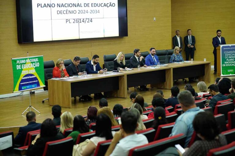 Assembleia Legislativa de Rondônia realiza seminário sobre o Plano Nacional de Educação