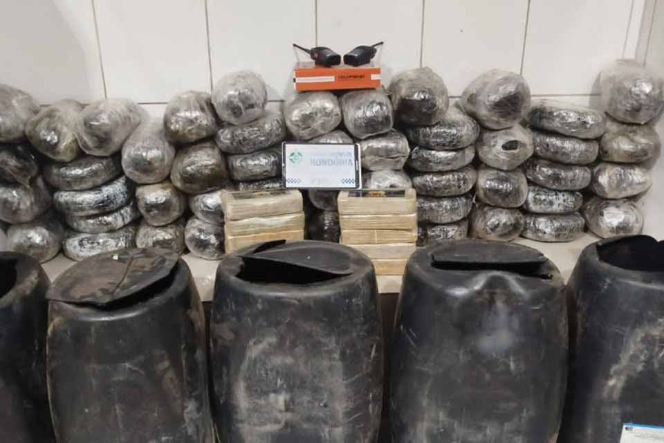 PM apreende mais de 50 quilos de entorpecentes após perseguição e colisão na RO-383, em Cacoal