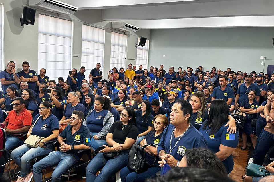 Prefeitura de Porto Velho concede reajuste salarial a motoristas e monitores escolares