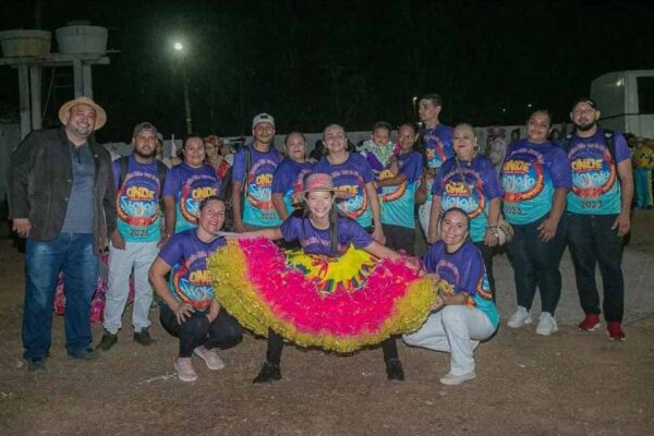 Quadrilha Mirim Luar do São João se apresenta no Flor do Maracujá