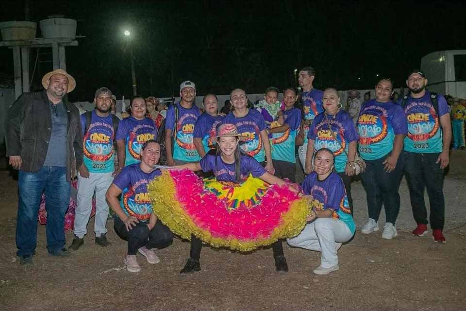 Quadrilha Mirim Luar do São João se apresenta no Flor do Maracujá
