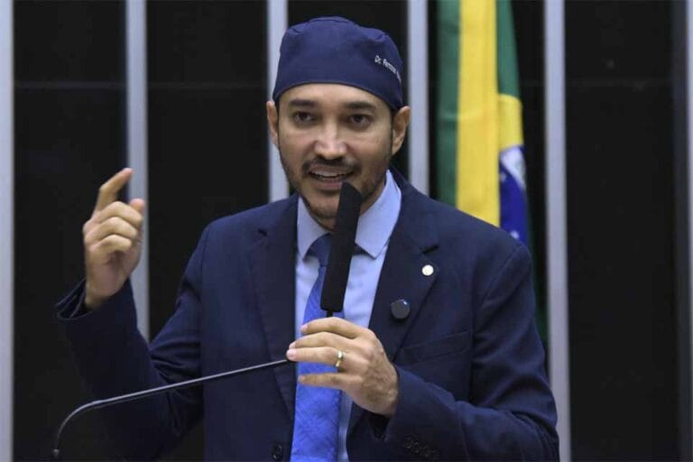 Fernando Máximo acompanha projetos voltados a pessoas com TEA e deficiência